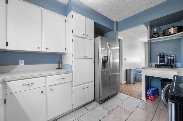 8319 E Indianapolis St, Wichita, KS 67207