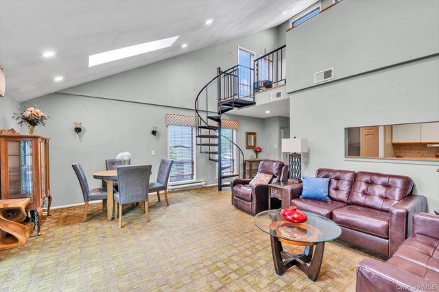 100 Daly Boulevard 1802, Oceanside, NY 11572