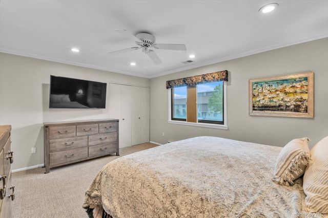 100 Daly Boulevard 1802, Oceanside, NY 11572