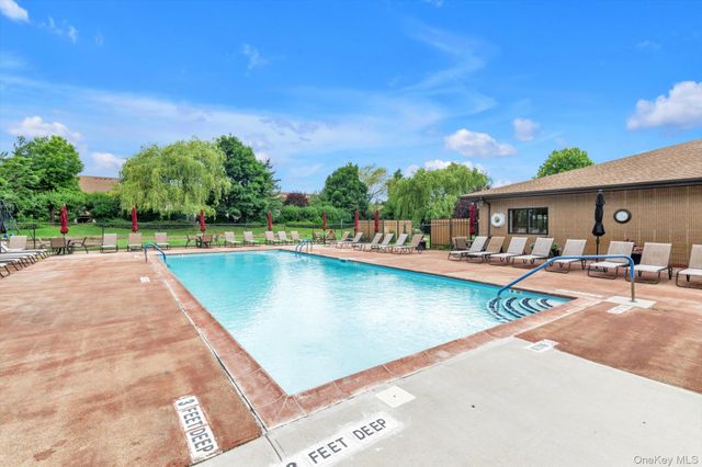 100 Daly Boulevard 1802, Oceanside, NY 11572