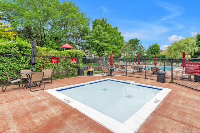100 Daly Boulevard 1802, Oceanside, NY 11572