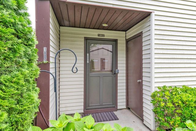 100 Daly Boulevard 1802, Oceanside, NY 11572