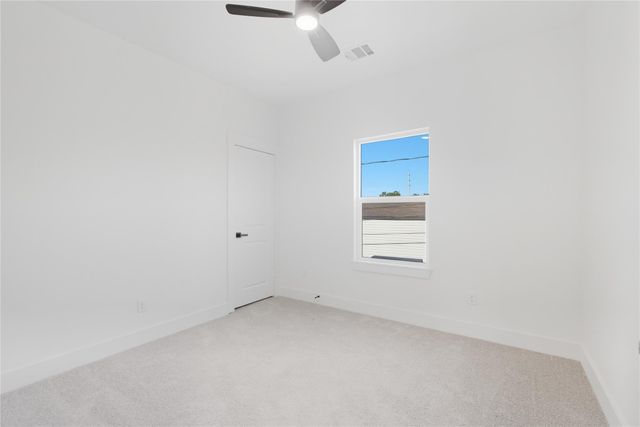 135 S Virginia Avenue, La Porte, TX 77571