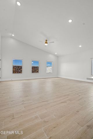 609 Paseo De La Reina Street, Horizon City, TX 79928
