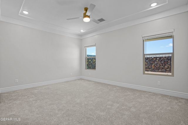 609 Paseo De La Reina Street, Horizon City, TX 79928
