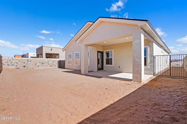 609 Paseo De La Reina Street, Horizon City, TX 79928