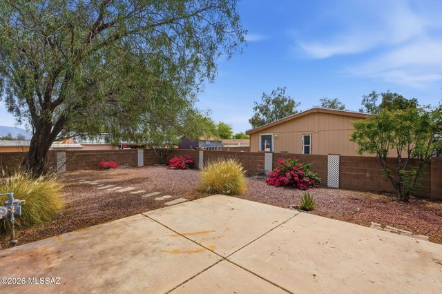 8974 N Valhalla Drive, Tucson, AZ 85743
