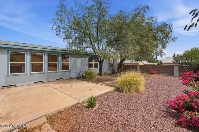 8974 N Valhalla Drive, Tucson, AZ 85743