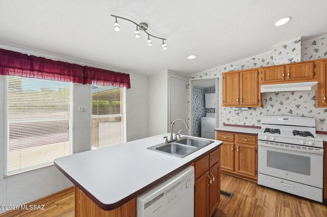 8974 N Valhalla Drive, Tucson, AZ 85743