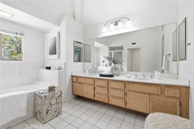 909 Muirfield Drive, Newport Beach, CA 92660