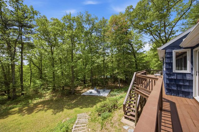 5 Pinecrest Circle, Bedford, NH 03110