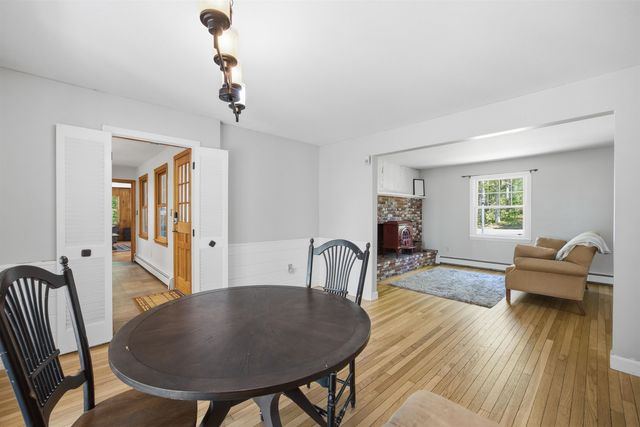 5 Pinecrest Circle, Bedford, NH 03110