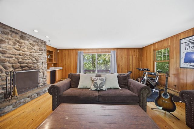 5 Pinecrest Circle, Bedford, NH 03110