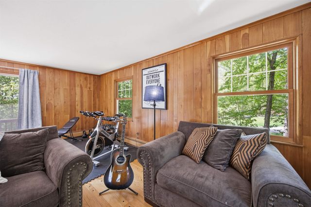 5 Pinecrest Circle, Bedford, NH 03110