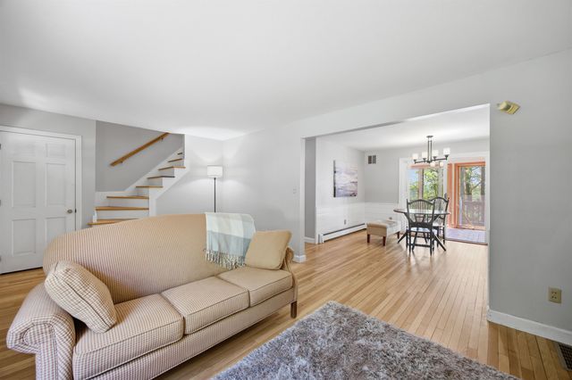 5 Pinecrest Circle, Bedford, NH 03110