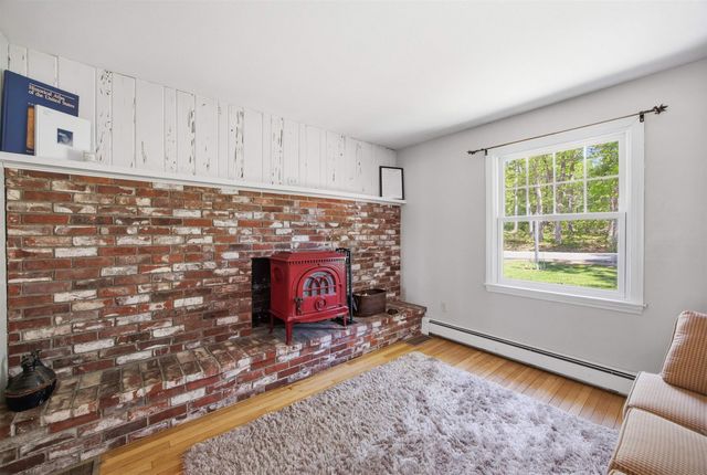 5 Pinecrest Circle, Bedford, NH 03110