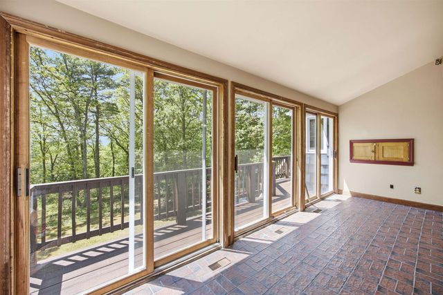 5 Pinecrest Circle, Bedford, NH 03110