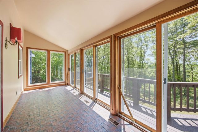 5 Pinecrest Circle, Bedford, NH 03110