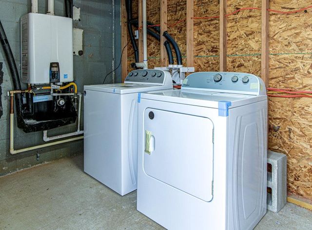 215 Coyote LN, Burnet, TX 78611