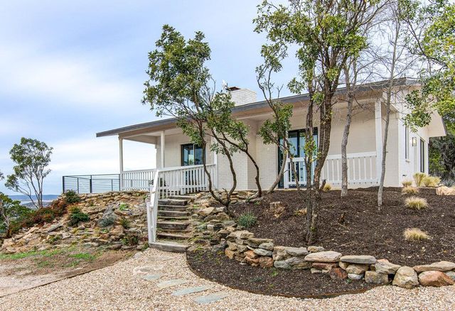 215 Coyote LN, Burnet, TX 78611