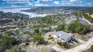 215 Coyote LN, Burnet, TX 78611