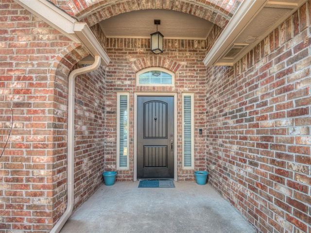 4017 Acoma Drive, Moore, OK 73160