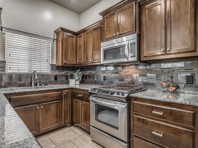 4017 Acoma Drive, Moore, OK 73160