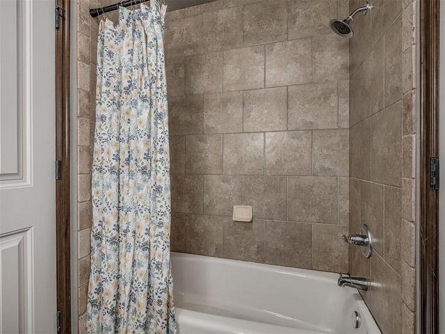 4017 Acoma Drive, Moore, OK 73160