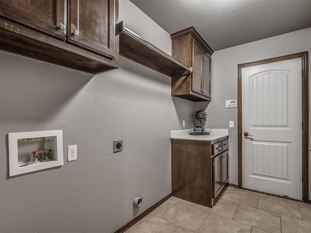 4017 Acoma Drive, Moore, OK 73160