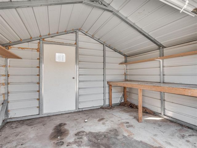 4017 Acoma Drive, Moore, OK 73160