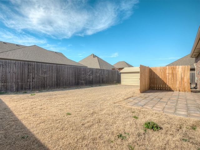 4017 Acoma Drive, Moore, OK 73160