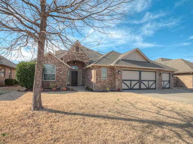4017 Acoma Drive, Moore, OK 73160