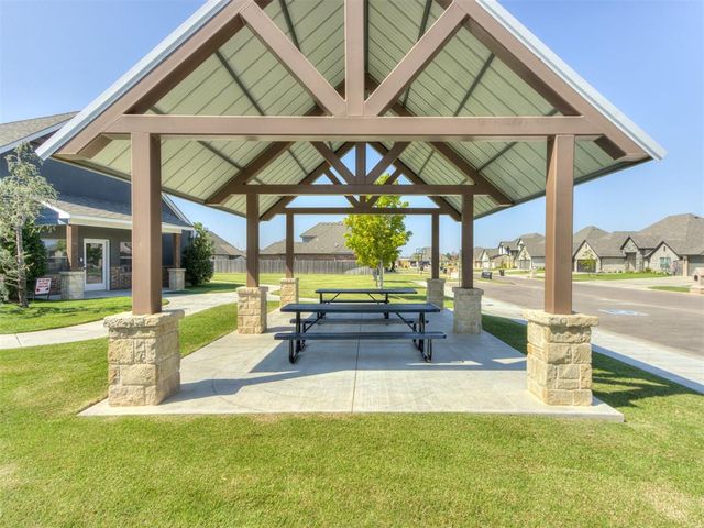 4017 Acoma Drive, Moore, OK 73160