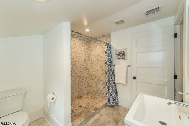202 Watchung Ave, Montclair Twp., NJ 07043
