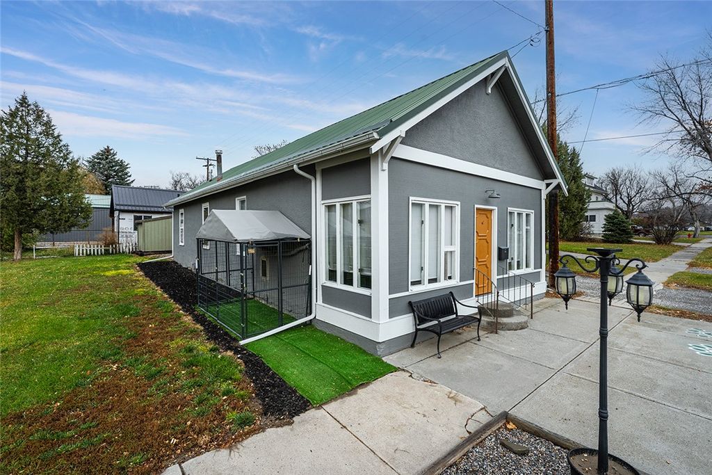 219 4th Street North, Columbus, MT 59019