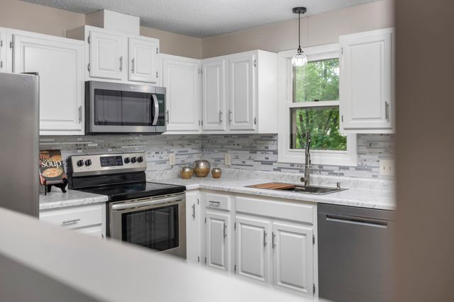 17160 Hershey Court, Lakeville, MN 55044