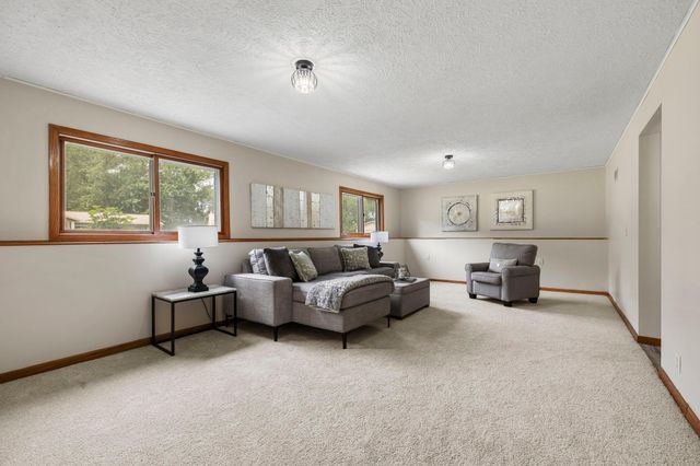 17160 Hershey Court, Lakeville, MN 55044
