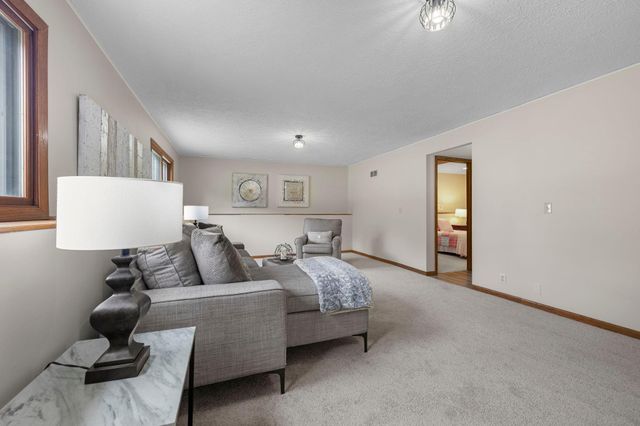 17160 Hershey Court, Lakeville, MN 55044