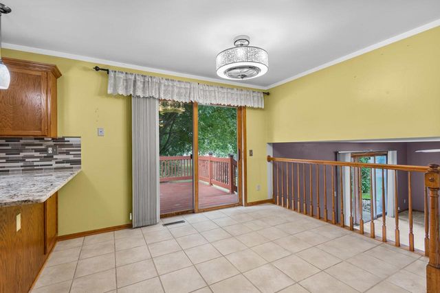 5410 Chestnut Lane, Mcfarland, WI 53558