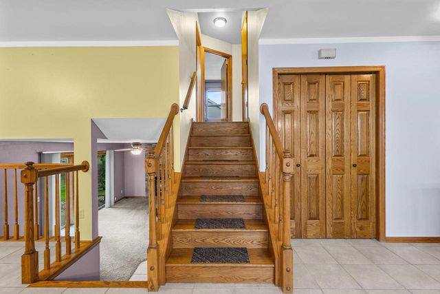 5410 Chestnut Lane, Mcfarland, WI 53558