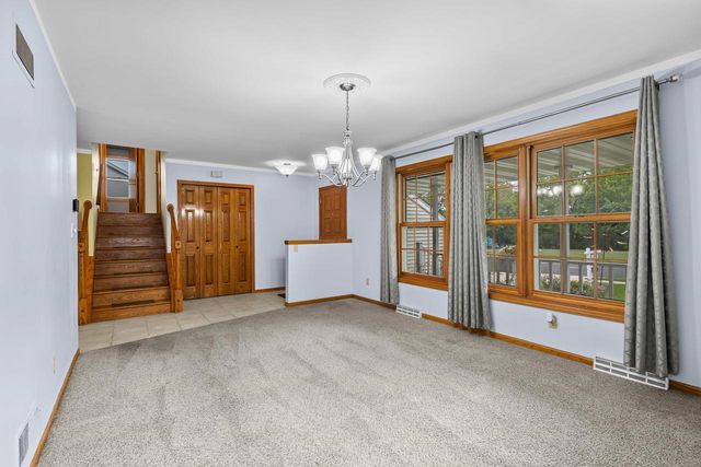 5410 Chestnut Lane, Mcfarland, WI 53558