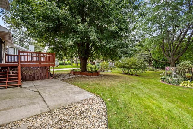 5410 Chestnut Lane, Mcfarland, WI 53558