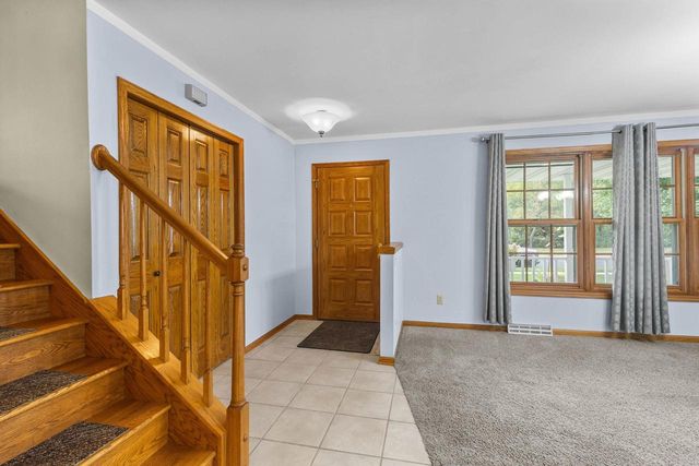 5410 Chestnut Lane, Mcfarland, WI 53558