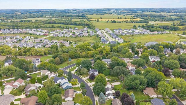 5410 Chestnut Lane, Mcfarland, WI 53558