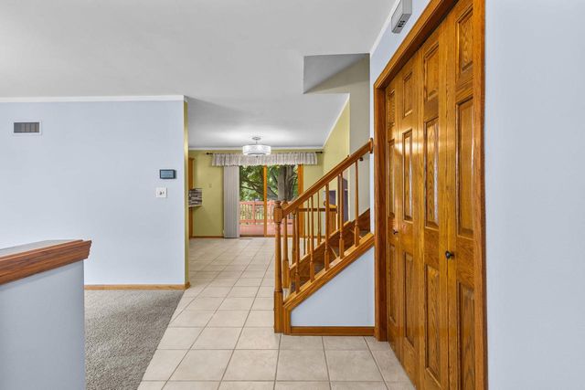 5410 Chestnut Lane, Mcfarland, WI 53558