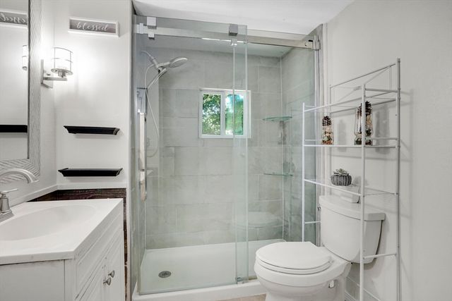 67 Fieldston St, Springfield, MA 01119