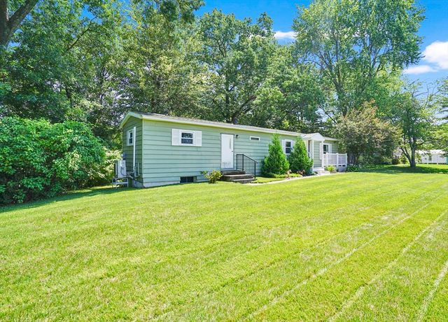 67 Fieldston St, Springfield, MA 01119