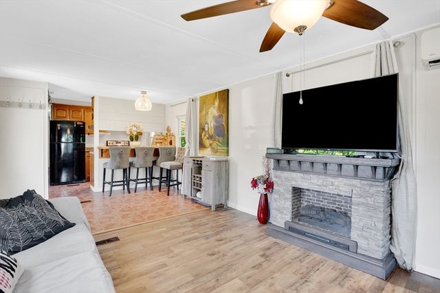 67 Fieldston St, Springfield, MA 01119