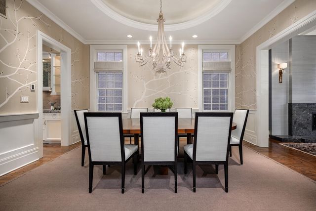 3752 N JANSSEN Street, Chicago, IL 60613