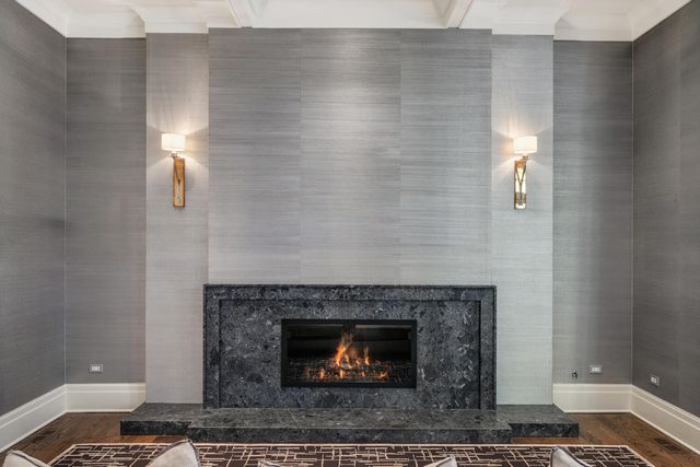 3752 N JANSSEN Street, Chicago, IL 60613